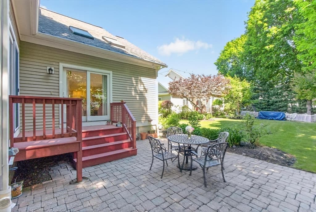 Condominium at 36 Roosevelt Rd # 36, Lexington MA 02420, Lexington, photo 19 of 23