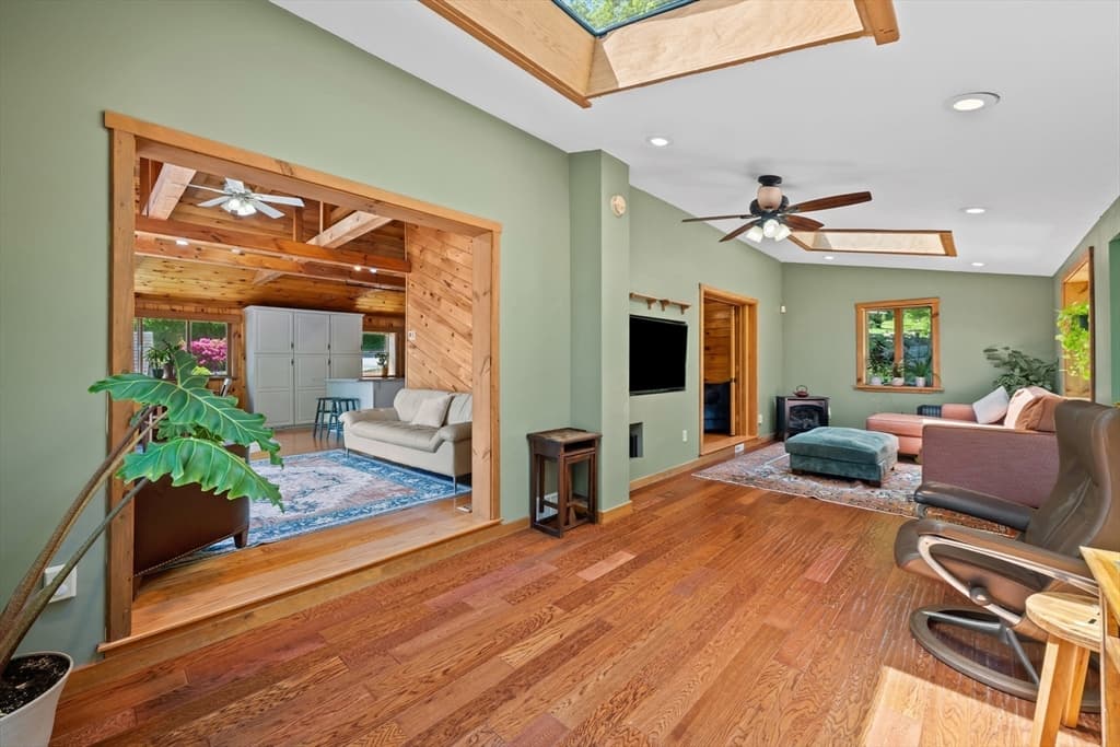 Single Family Residence at 21 Carrier Lane, Sutton MA 01590, photo 17 of 42