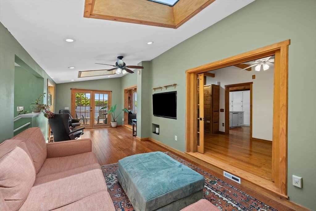 Single Family Residence at 21 Carrier Lane, Sutton MA 01590, photo 16 of 42