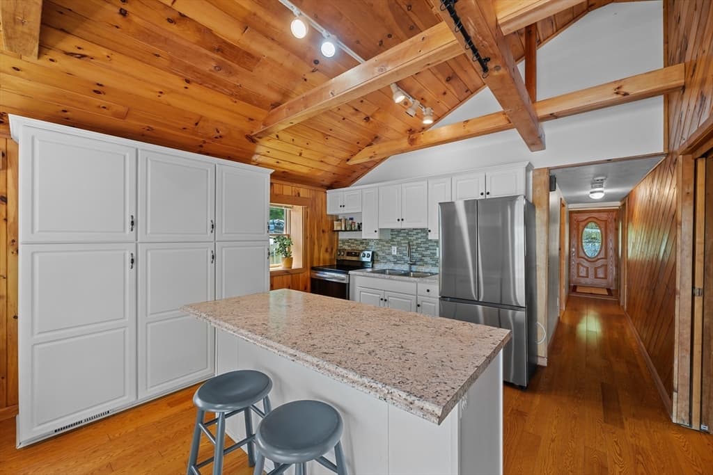 Single Family Residence at 21 Carrier Lane, Sutton MA 01590, photo 12 of 42