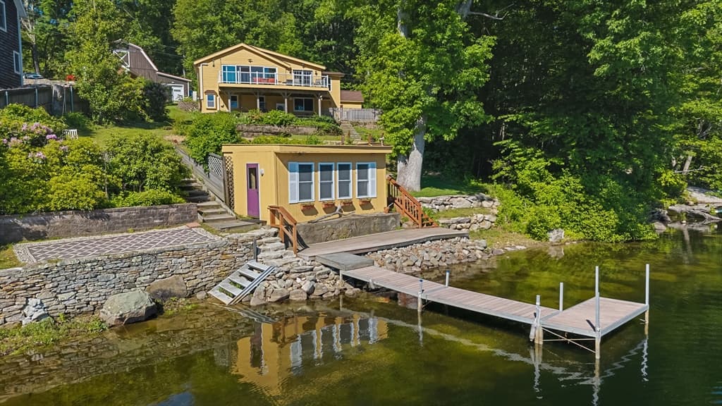 21 Carrier Lane, Sutton MA 01590