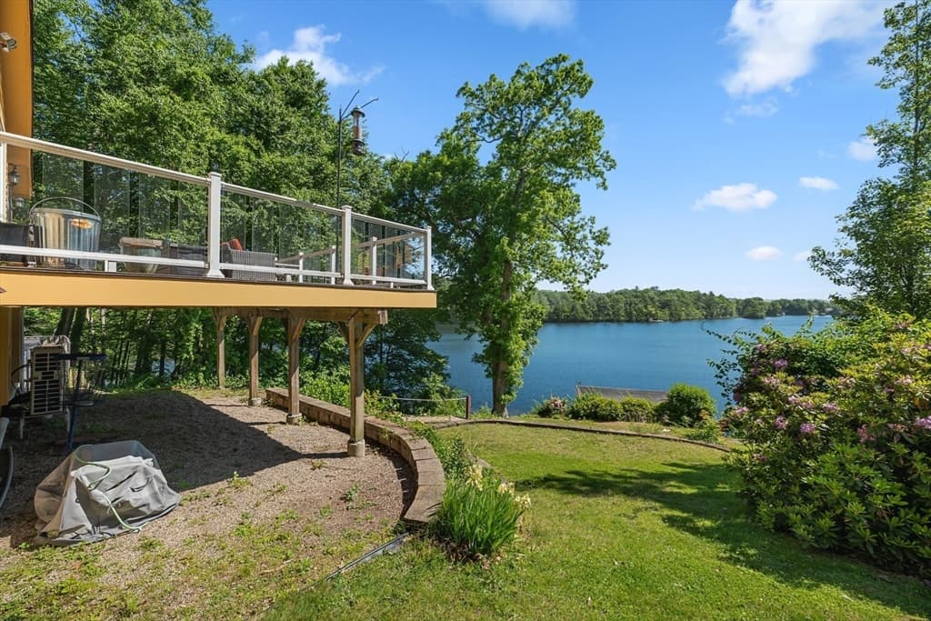 Single Family Residence at 21 Carrier Lane, Sutton MA 01590, photo 5 of 42