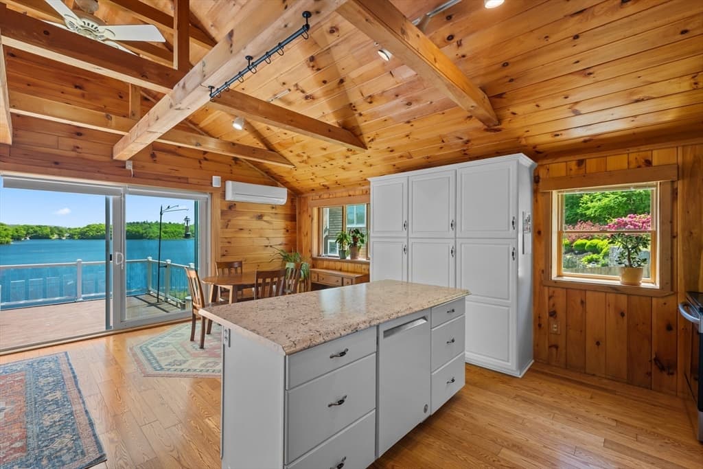 Single Family Residence at 21 Carrier Lane, Sutton MA 01590, photo 10 of 42