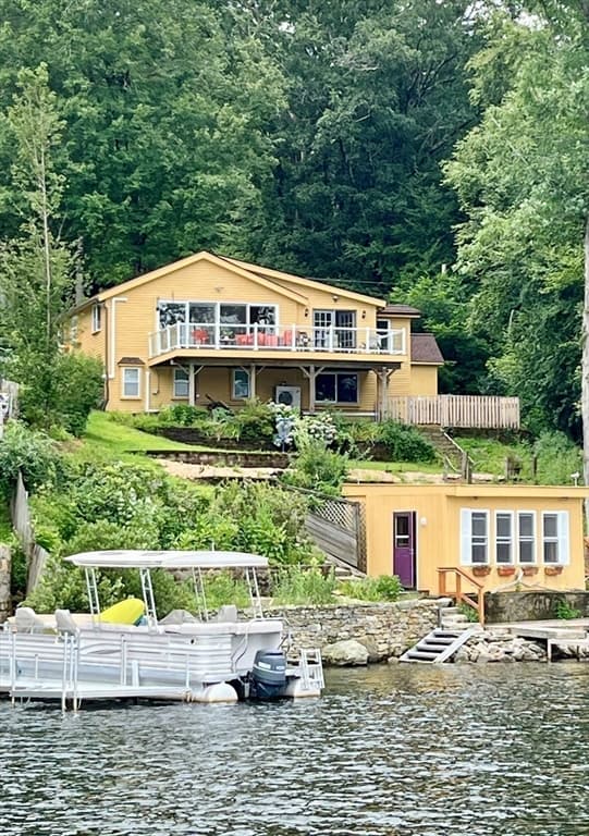 Single Family Residence at 21 Carrier Lane, Sutton MA 01590, photo 41 of 42