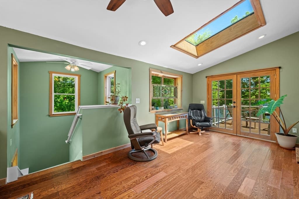 Single Family Residence at 21 Carrier Lane, Sutton MA 01590, photo 18 of 42