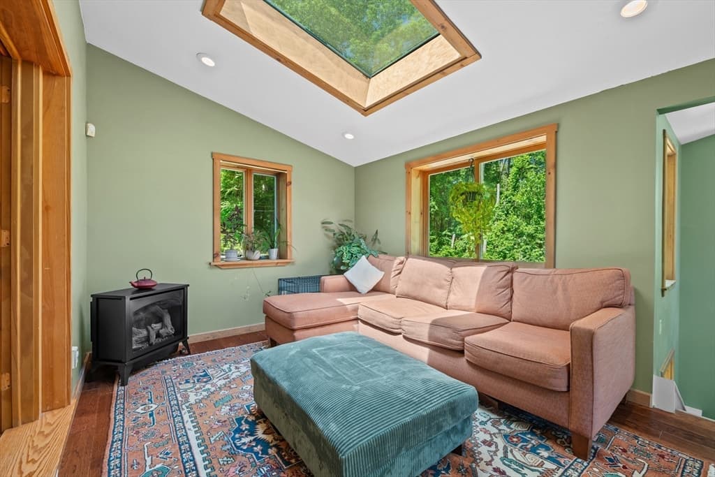 Single Family Residence at 21 Carrier Lane, Sutton MA 01590, photo 15 of 42