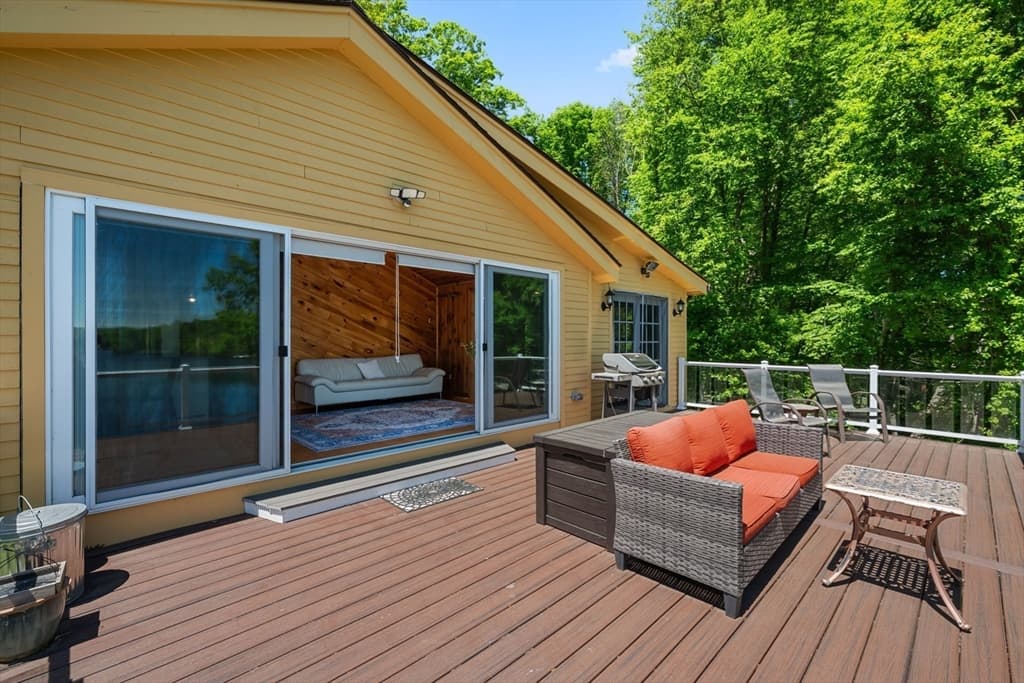 Single Family Residence at 21 Carrier Lane, Sutton MA 01590, photo 31 of 42