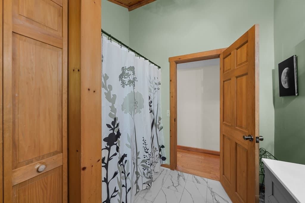 Single Family Residence at 21 Carrier Lane, Sutton MA 01590, photo 21 of 42