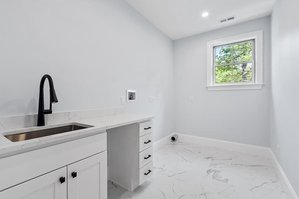 786 Main St, Hudson MA 01749 photo 20