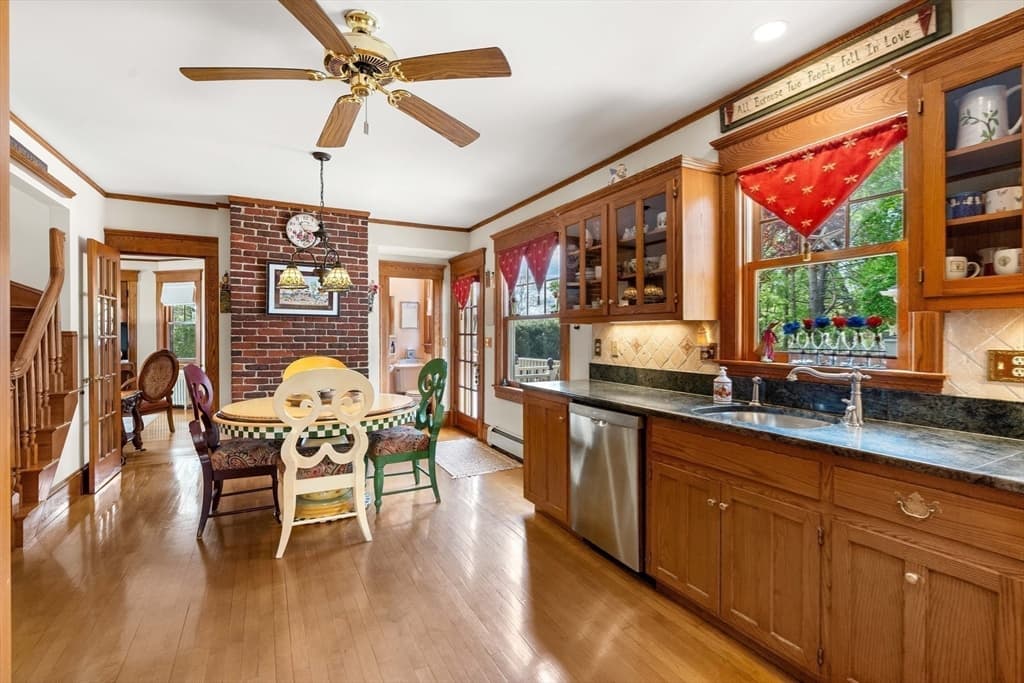 Single Family Residence at 9 White Ave, Wakefield MA 01880, photo 14 of 38