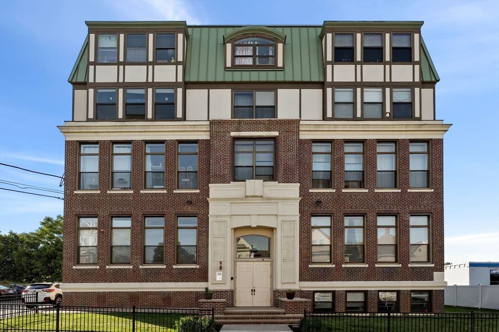 Condominium at 58 Almont St # 12, Malden MA 02148, photo 8 of 9