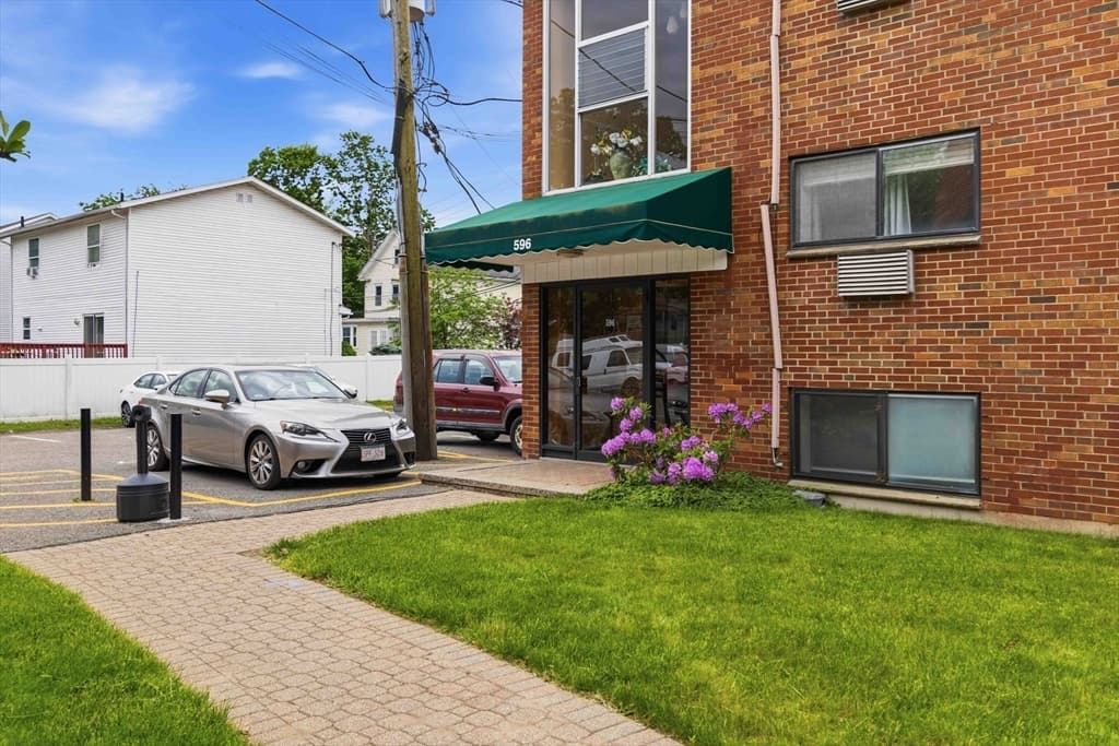 596 American Legion Hwy # 3, Boston MA 02131 photo 24