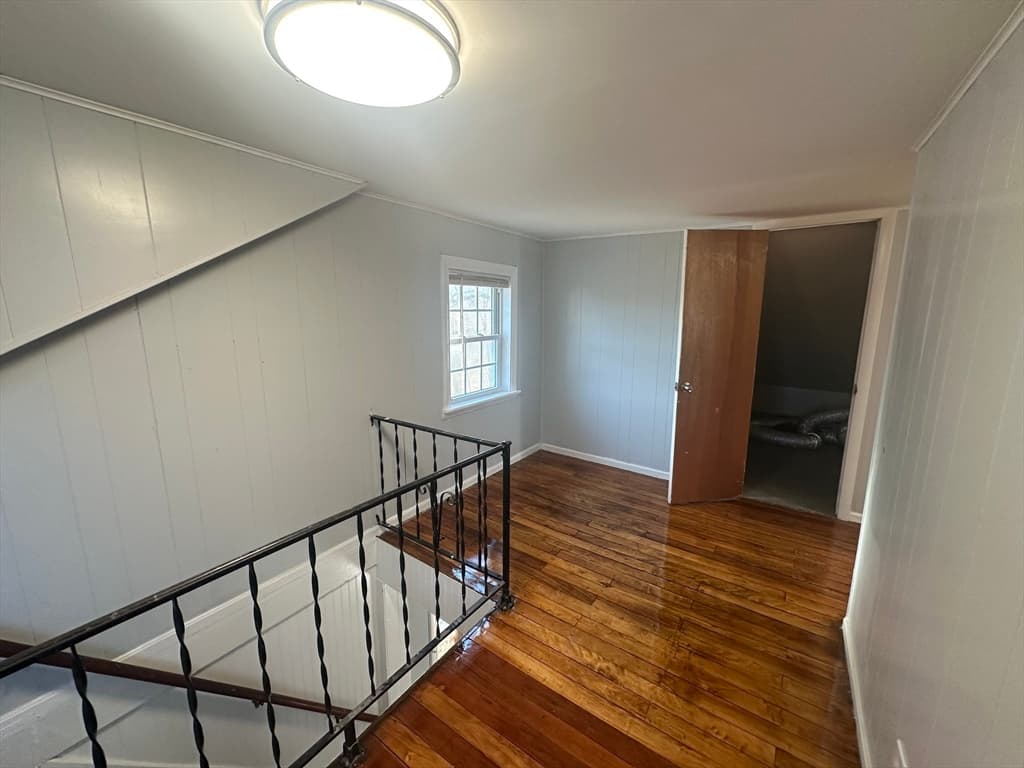 Single Family Residence at 1 Eames Ave, Worcester MA 01603, photo 9 of 24