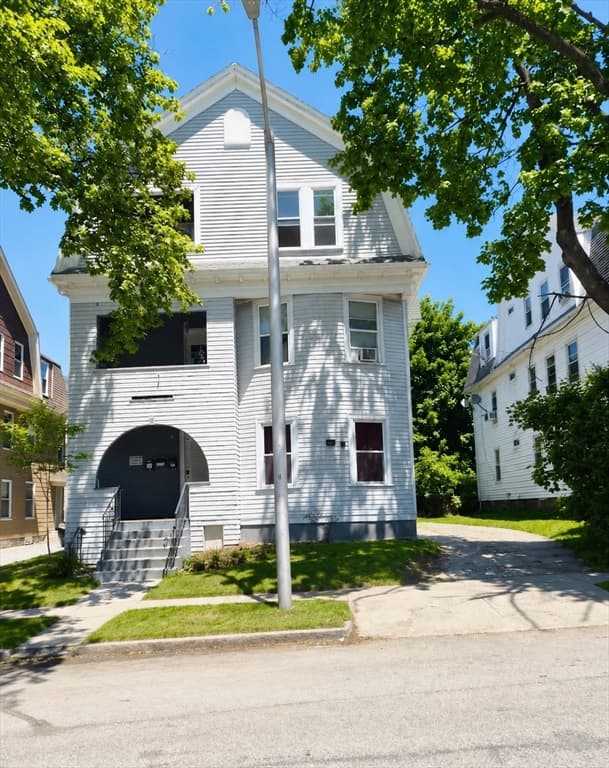 4 Euclid Ave, Worcester MA 01604