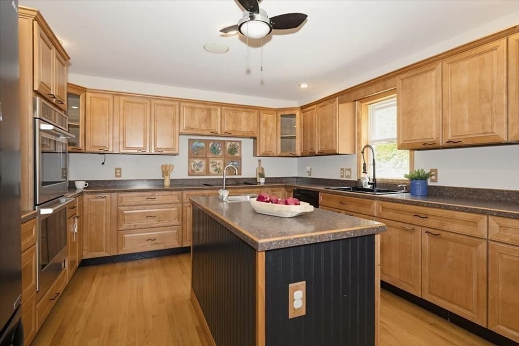 12 Corcoran Rd, Burlington MA 01803 photo 13