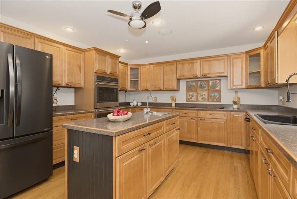 12 Corcoran Rd, Burlington MA 01803 photo 16