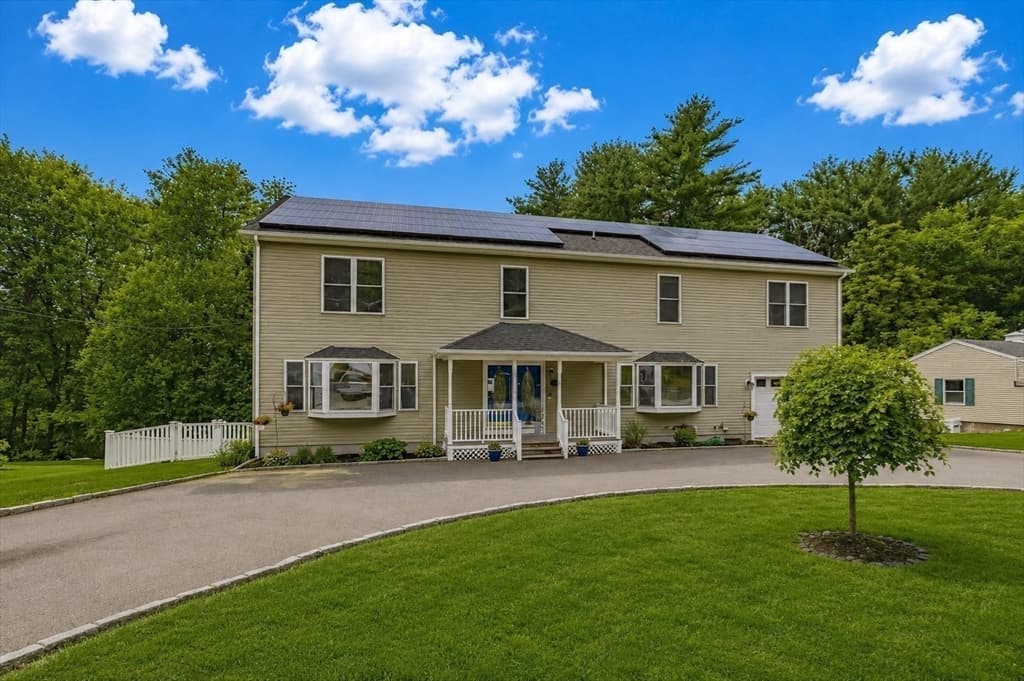 12 Corcoran Rd, Burlington MA 01803