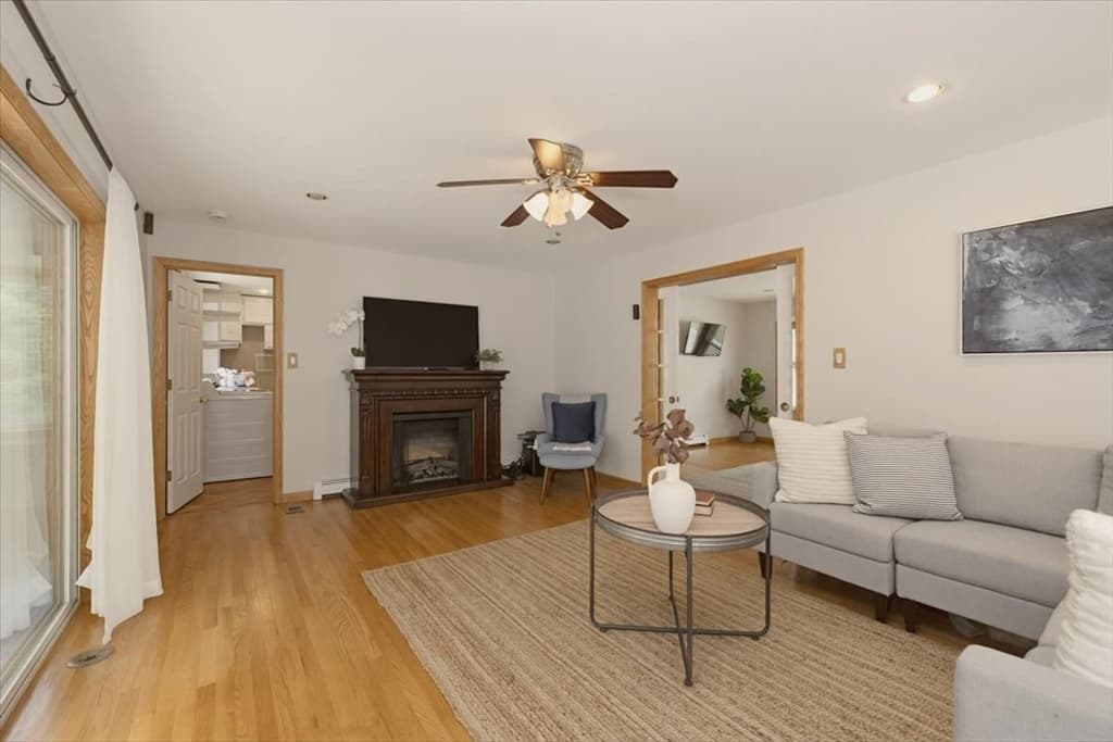 12 Corcoran Rd, Burlington MA 01803 photo 9