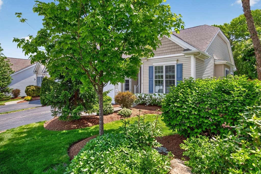 Single Family Residence at 17 Valley Front, Plymouth MA 02360, photo 2 of 42
