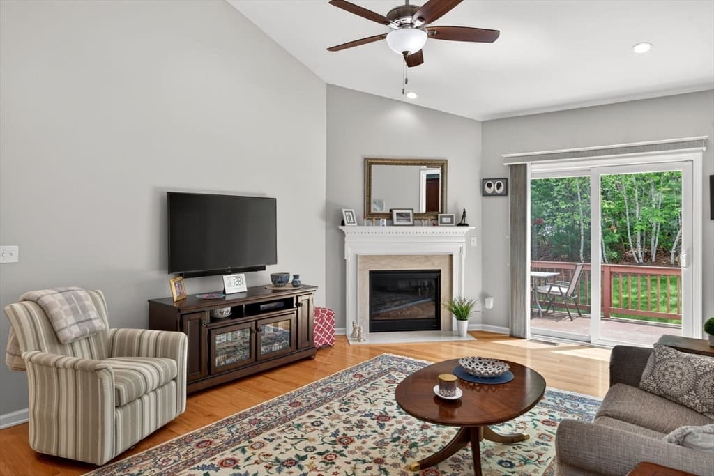Single Family Residence at 17 Valley Front, Plymouth MA 02360, photo 6 of 42