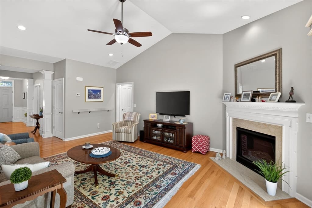 Single Family Residence at 17 Valley Front, Plymouth MA 02360, photo 9 of 42