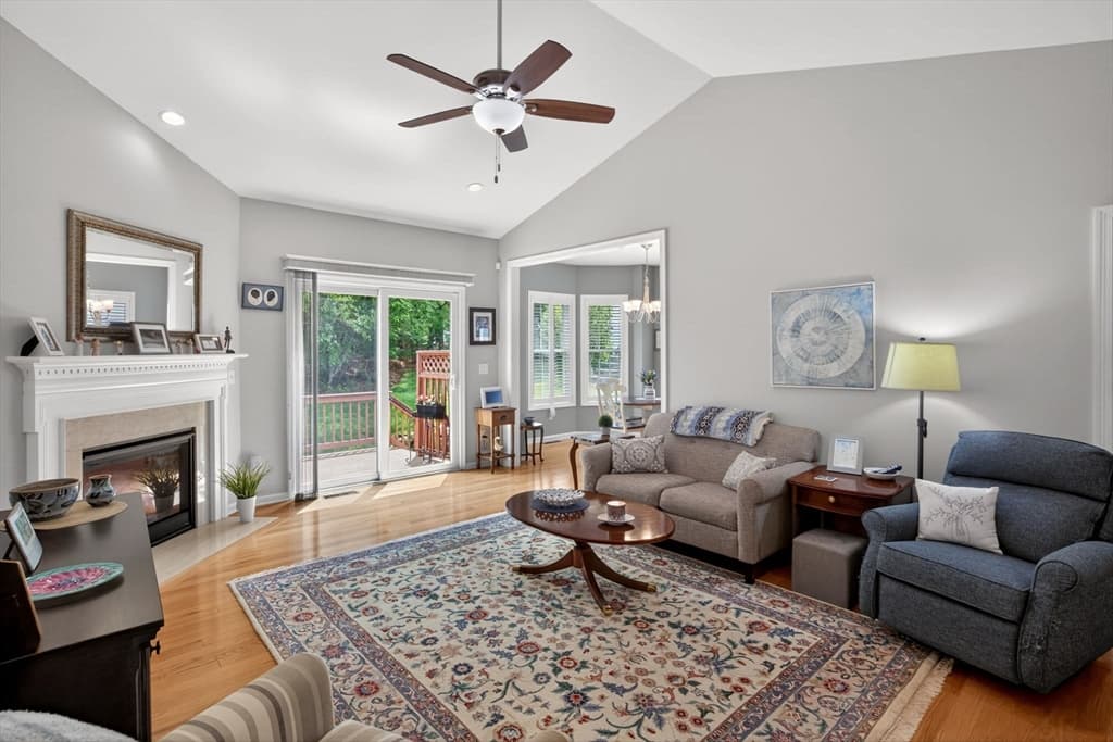 Single Family Residence at 17 Valley Front, Plymouth MA 02360, photo 8 of 42