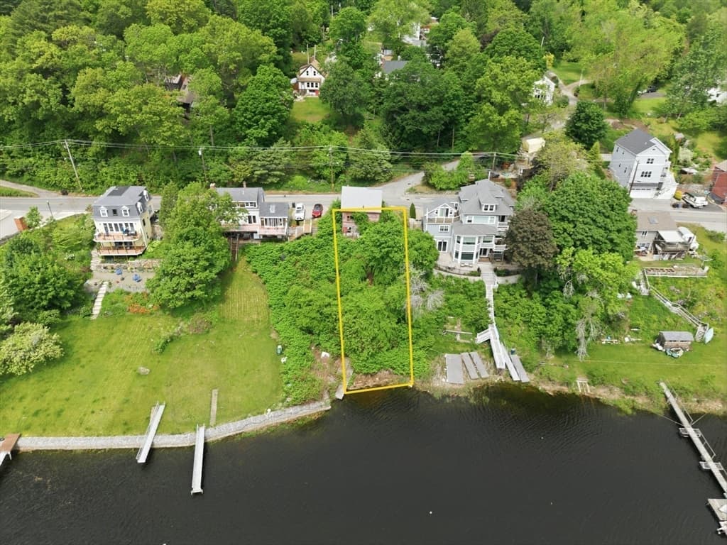 52 Merrimac St, Amesbury MA 01913 photo 6
