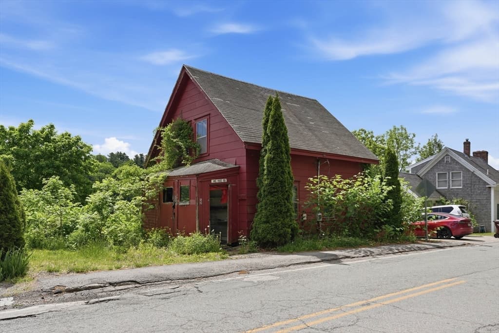 52 Merrimac St, Amesbury MA 01913 photo 16