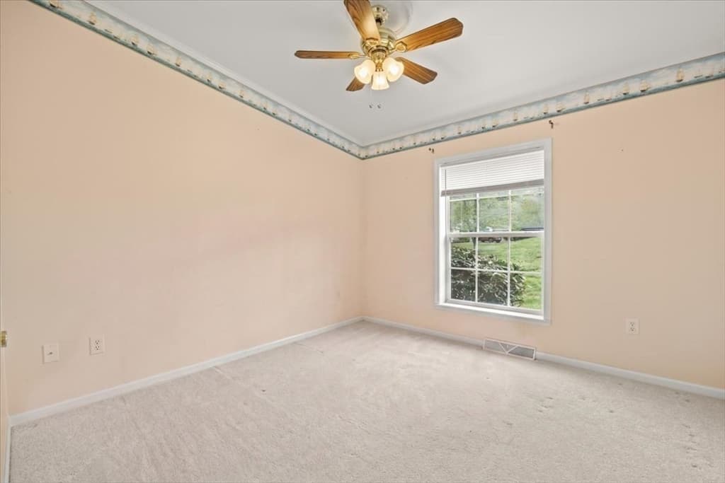 Single Family Residence at 5604 Oak Point Drive, Middleboro MA 02346, Middleboro, photo 27 of 39