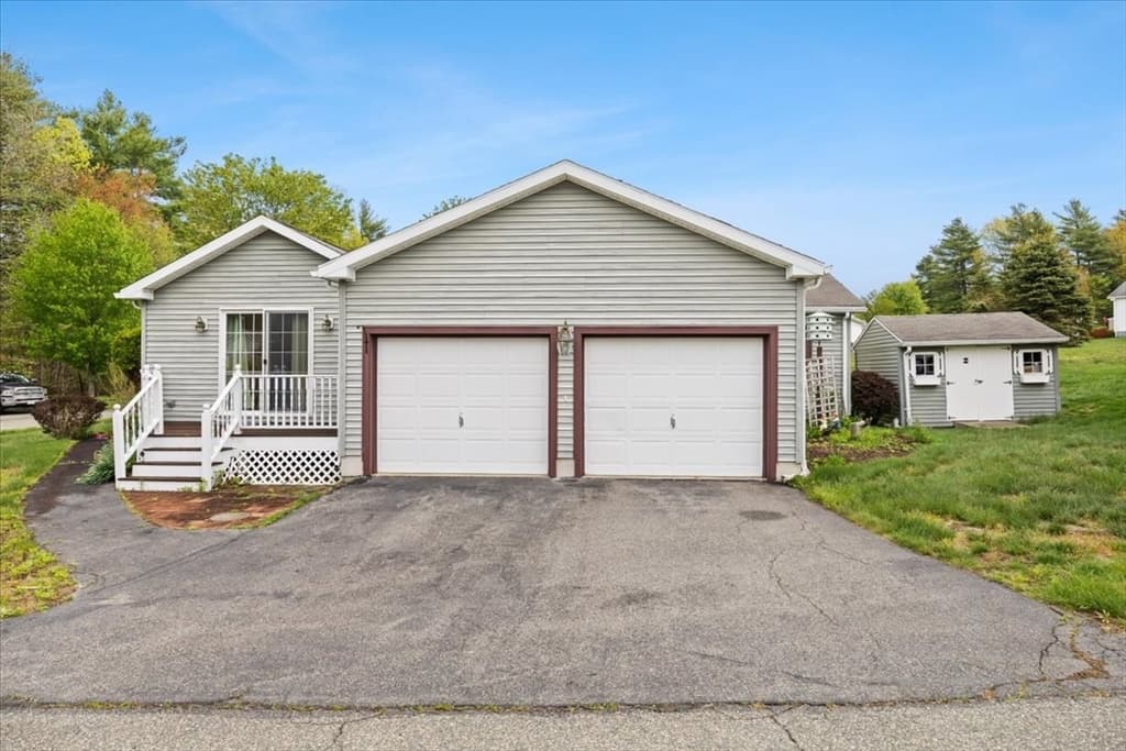 Single Family Residence at 5604 Oak Point Drive, Middleboro MA 02346, Middleboro, photo 3 of 39