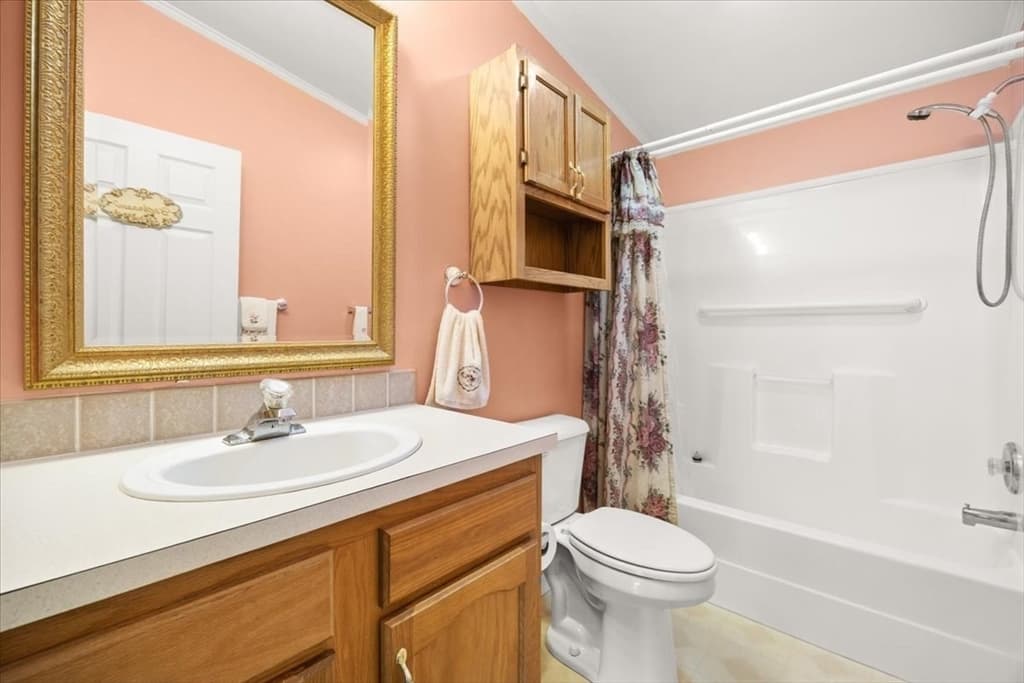 Single Family Residence at 5604 Oak Point Drive, Middleboro MA 02346, Middleboro, photo 21 of 39