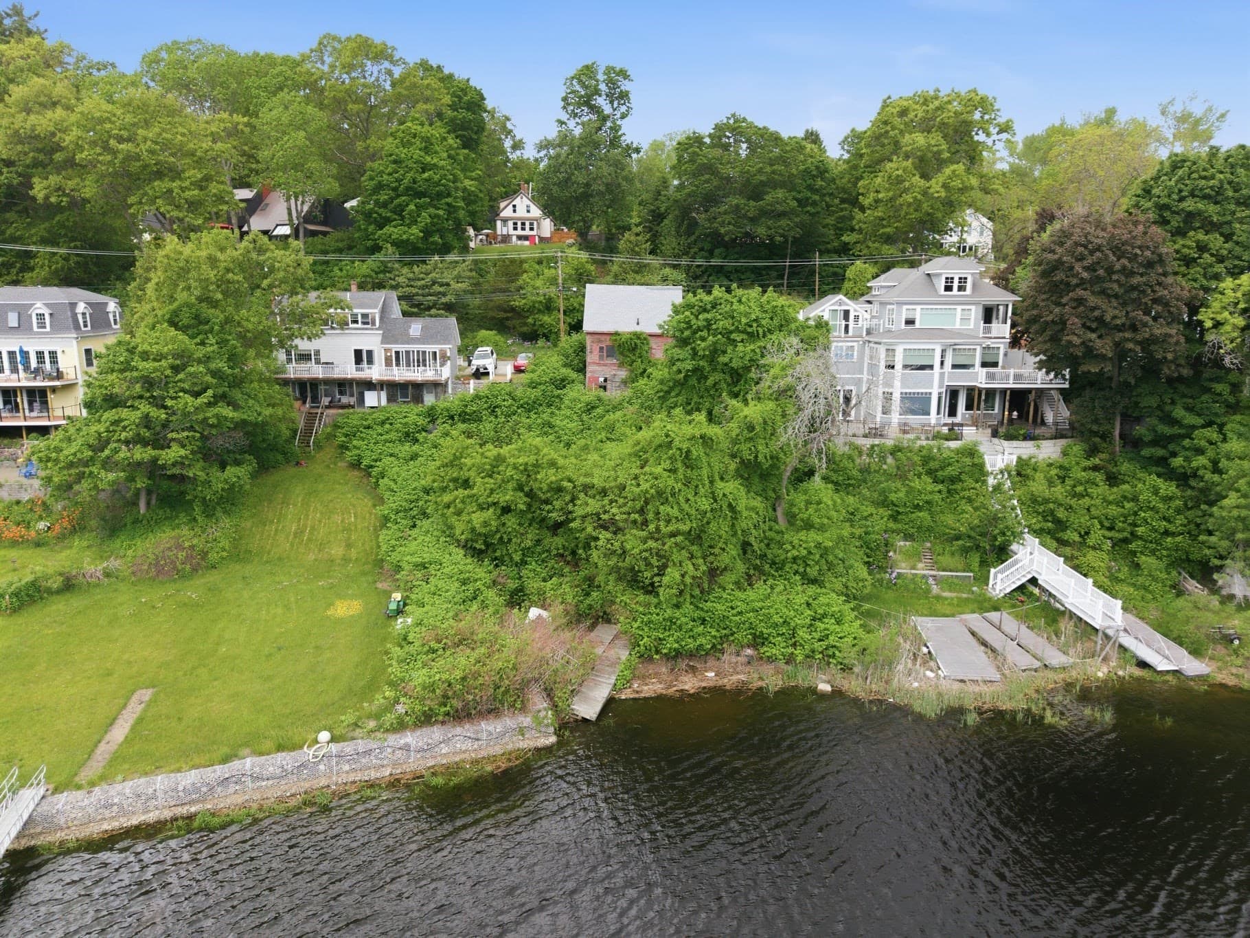 Residential at 52 Merrimac St, Amesbury MA 01913, photo 13 of 23