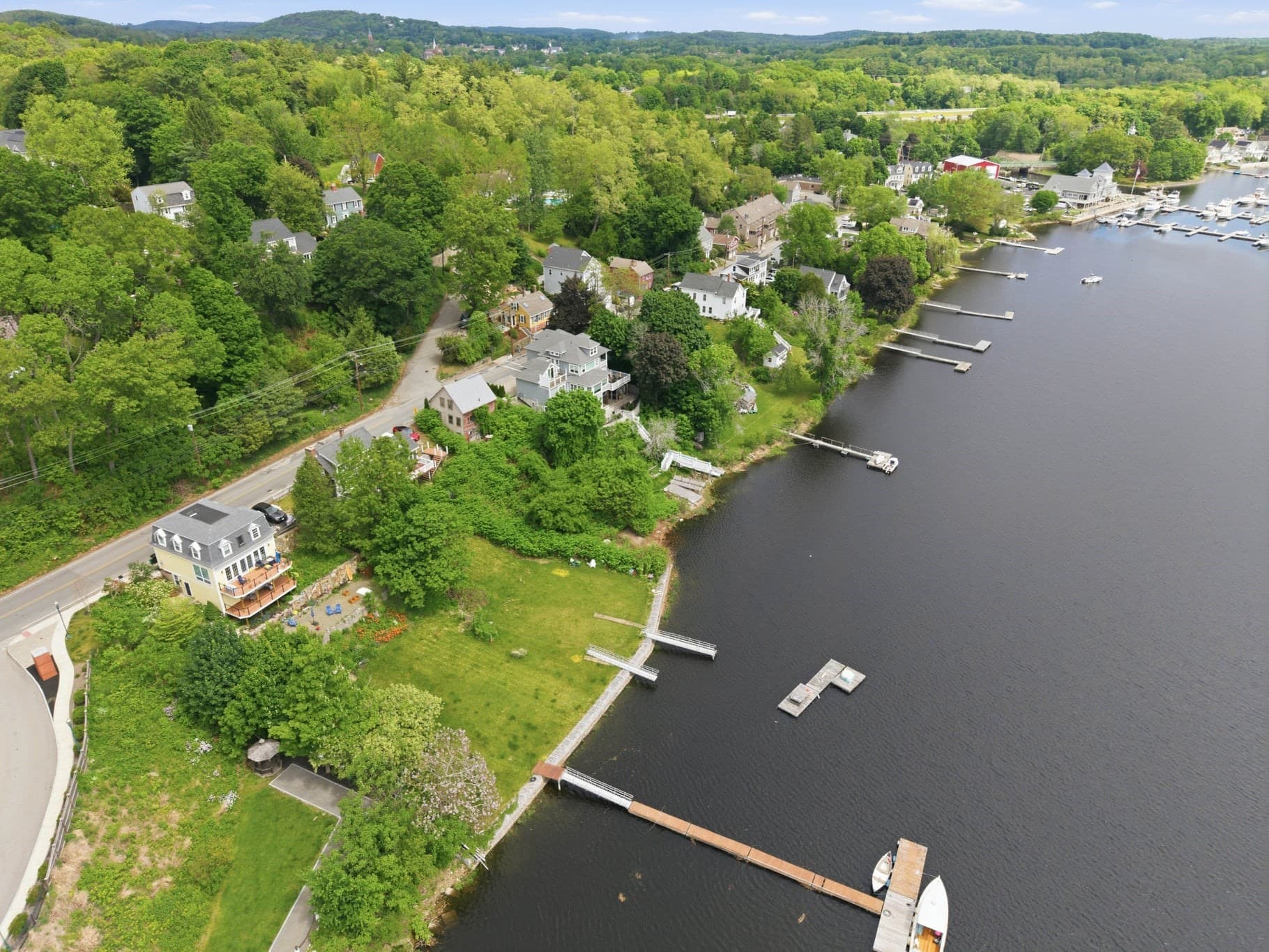 Residential at 52 Merrimac St, Amesbury MA 01913, photo 17 of 23