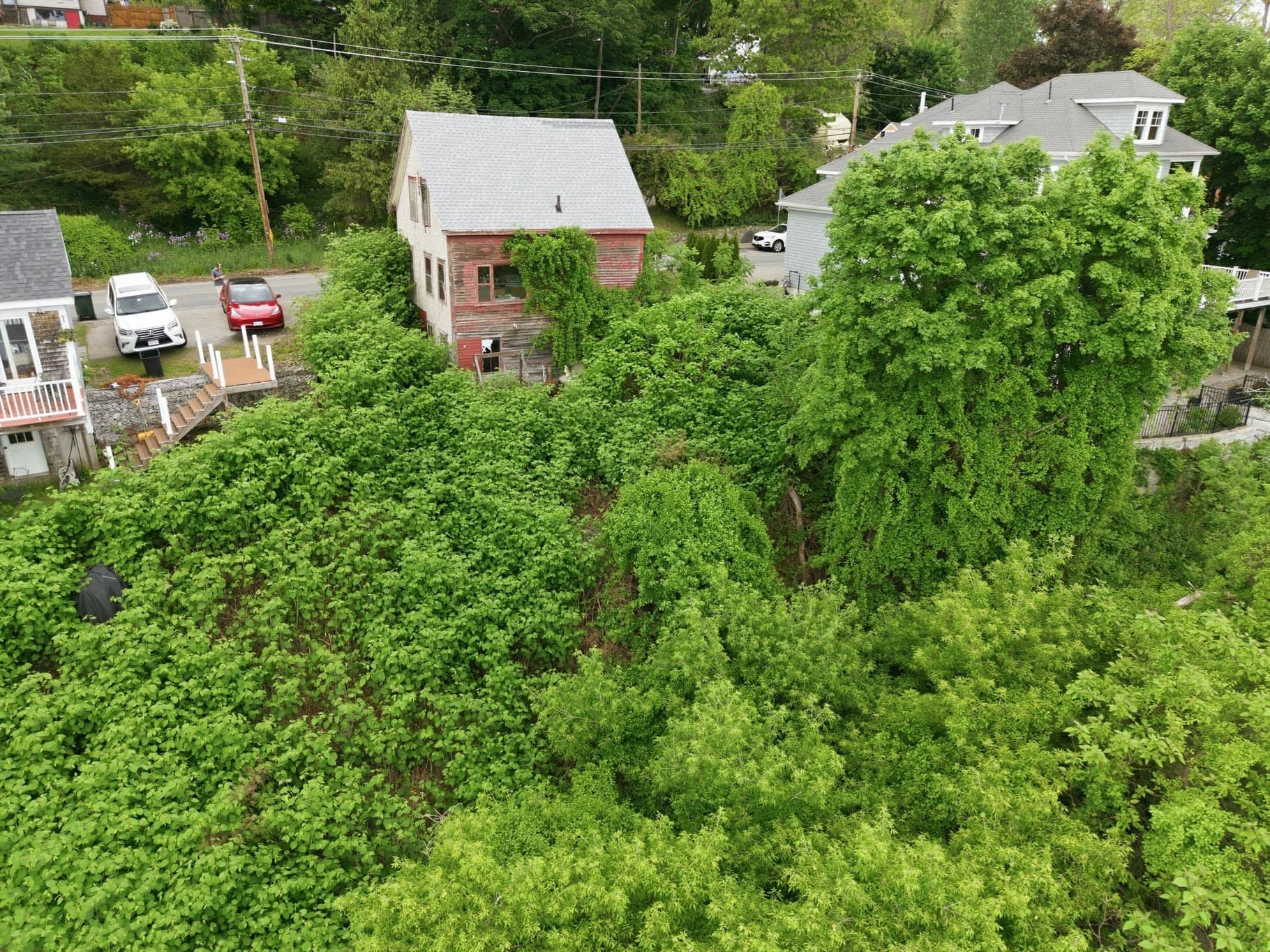 Residential at 52 Merrimac St, Amesbury MA 01913, photo 12 of 23