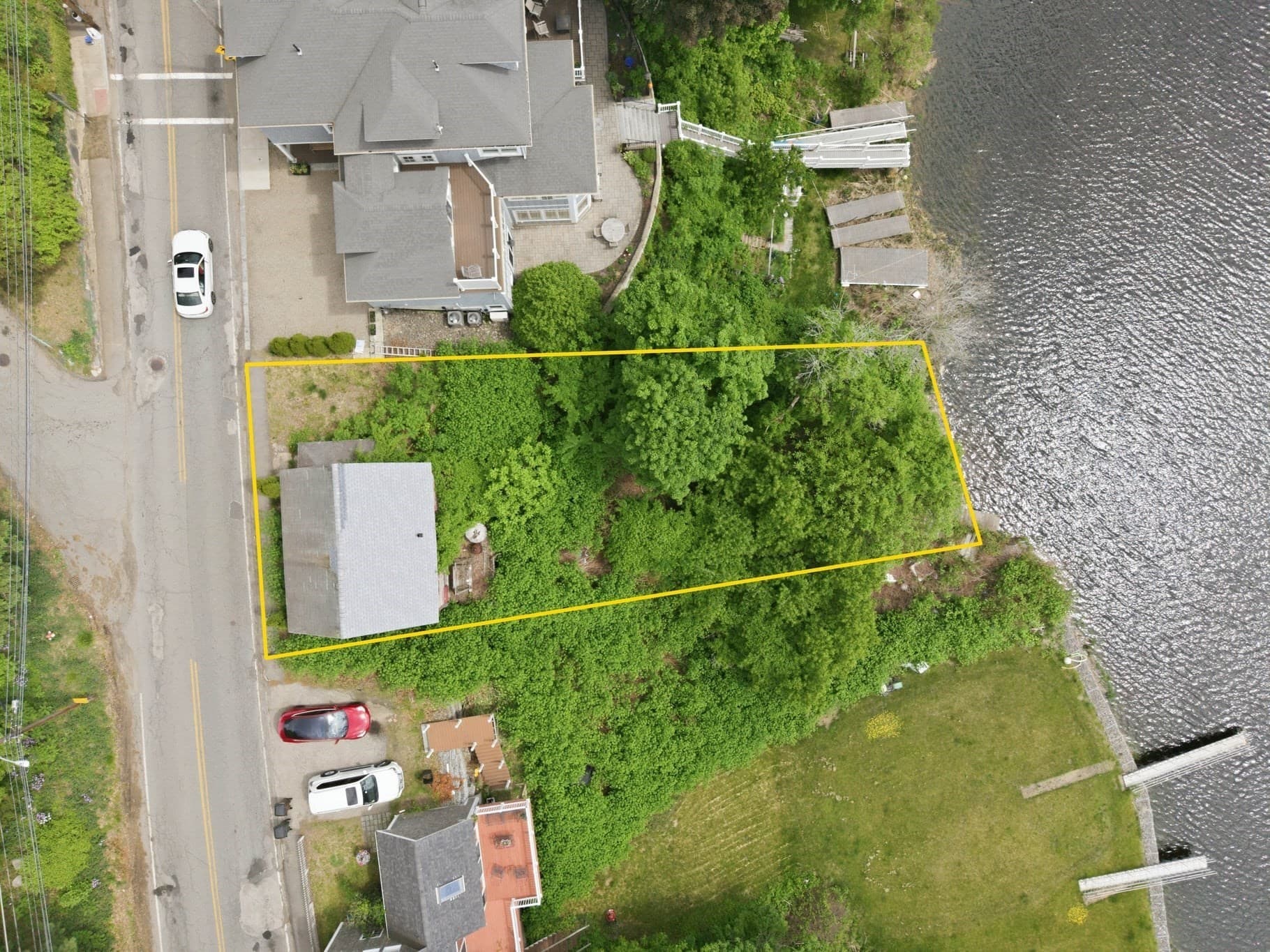 Residential at 52 Merrimac St, Amesbury MA 01913, photo 11 of 23