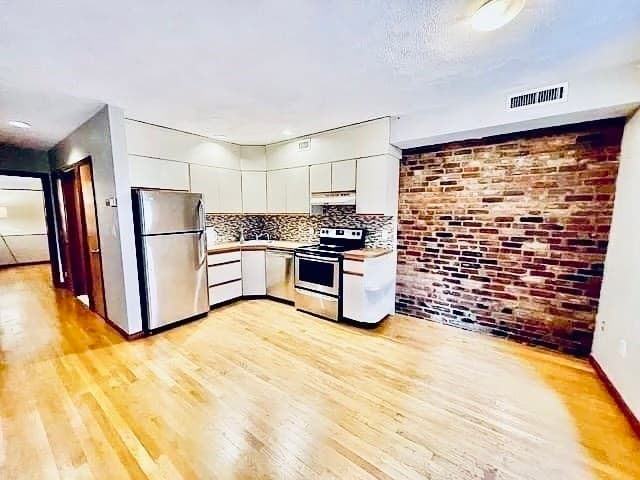 Condominium at 8 Wiget # 2, Boston MA 02113, photo 6 of 8