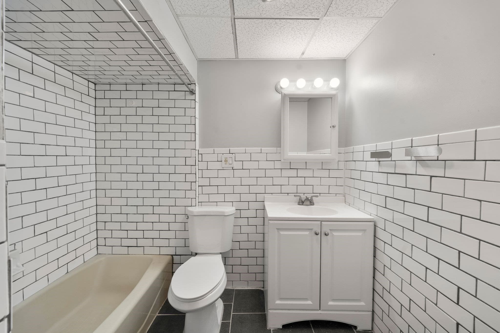 Condominium at 8 Wiget # 2, Boston MA 02113, photo 7 of 8