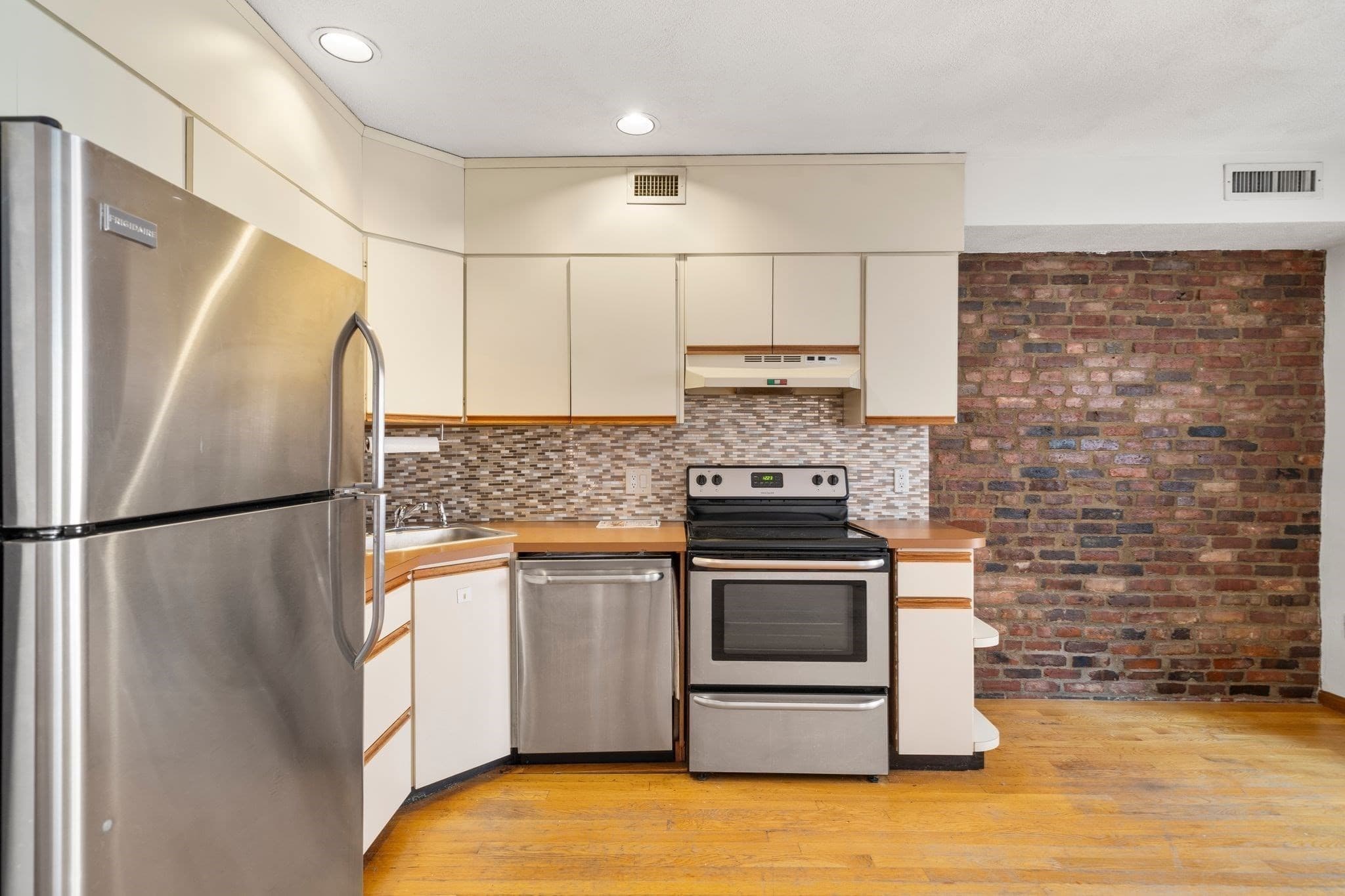 Condominium at 8 Wiget # 2, Boston MA 02113, photo 3 of 8