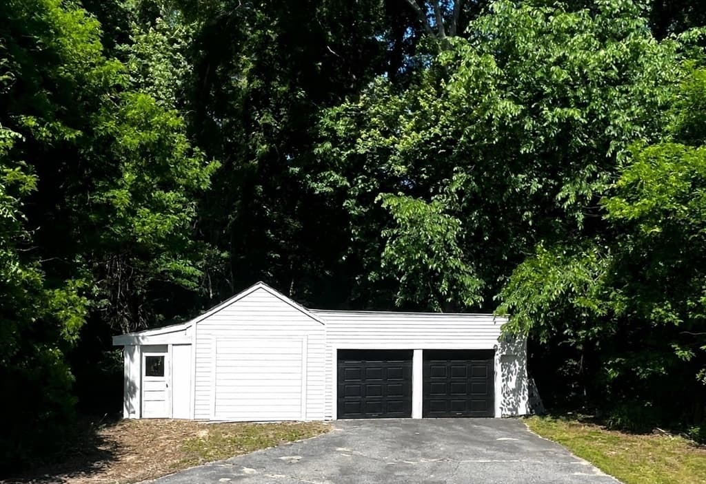 214-216 River Road East, Berlin MA 01503 photo 2