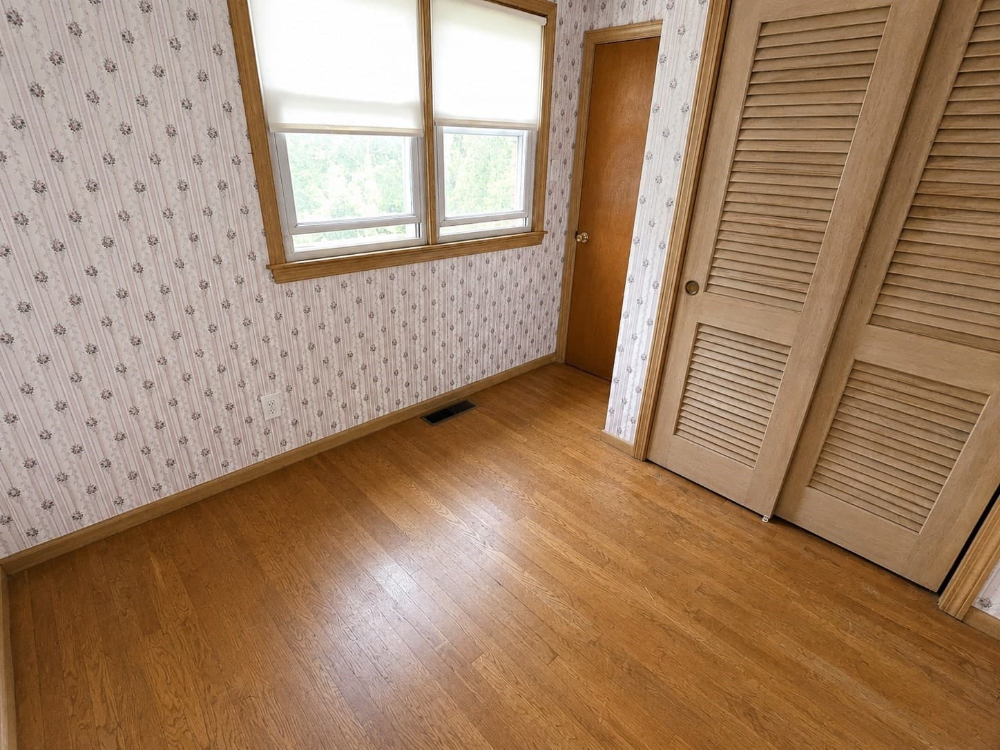 Single Family Residence at 445 E 5th St, Boston MA 02127, photo 13 of 35