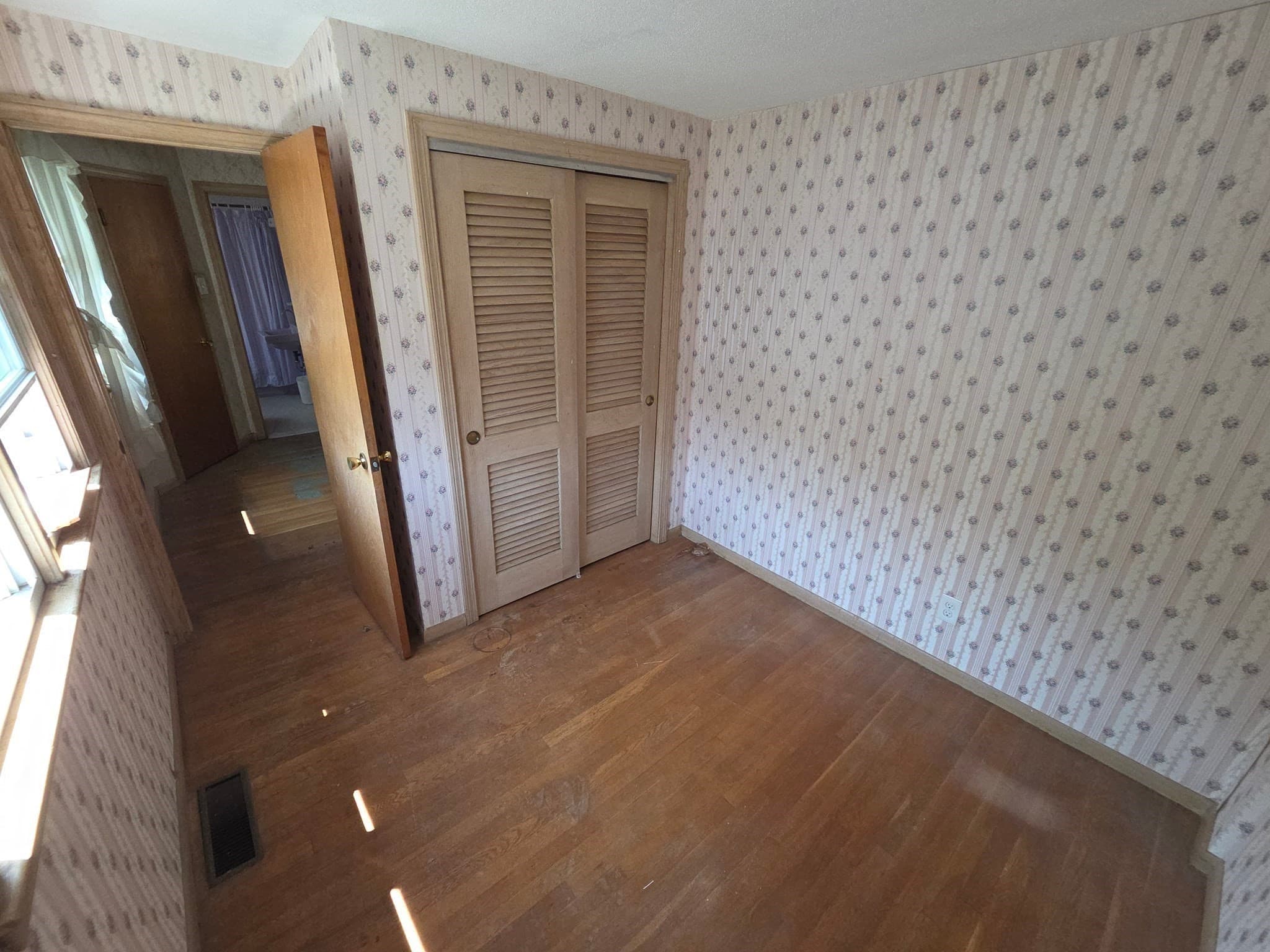 Single Family Residence at 445 E 5th St, Boston MA 02127, photo 14 of 35