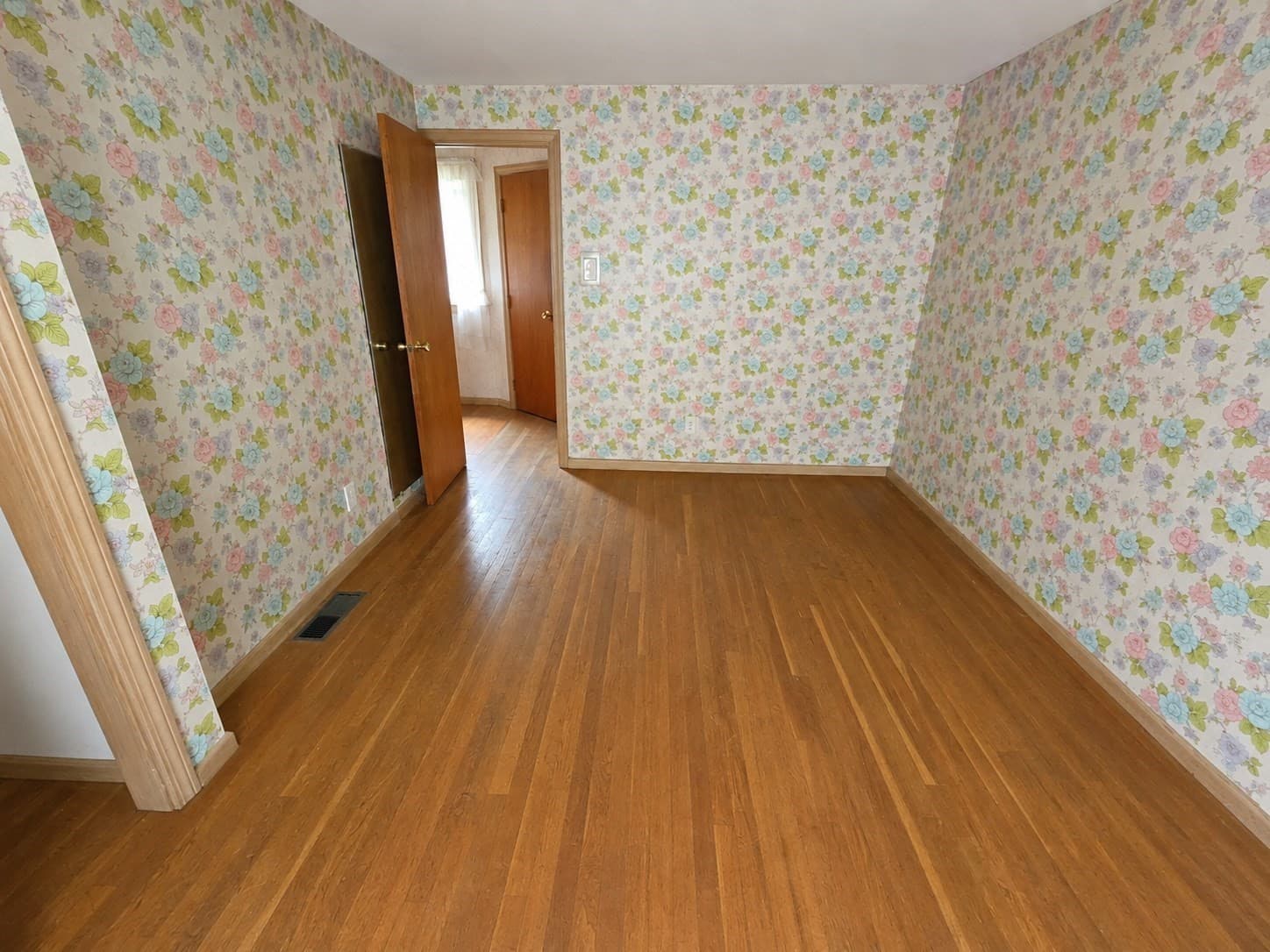 Single Family Residence at 445 E 5th St, Boston MA 02127, photo 8 of 35