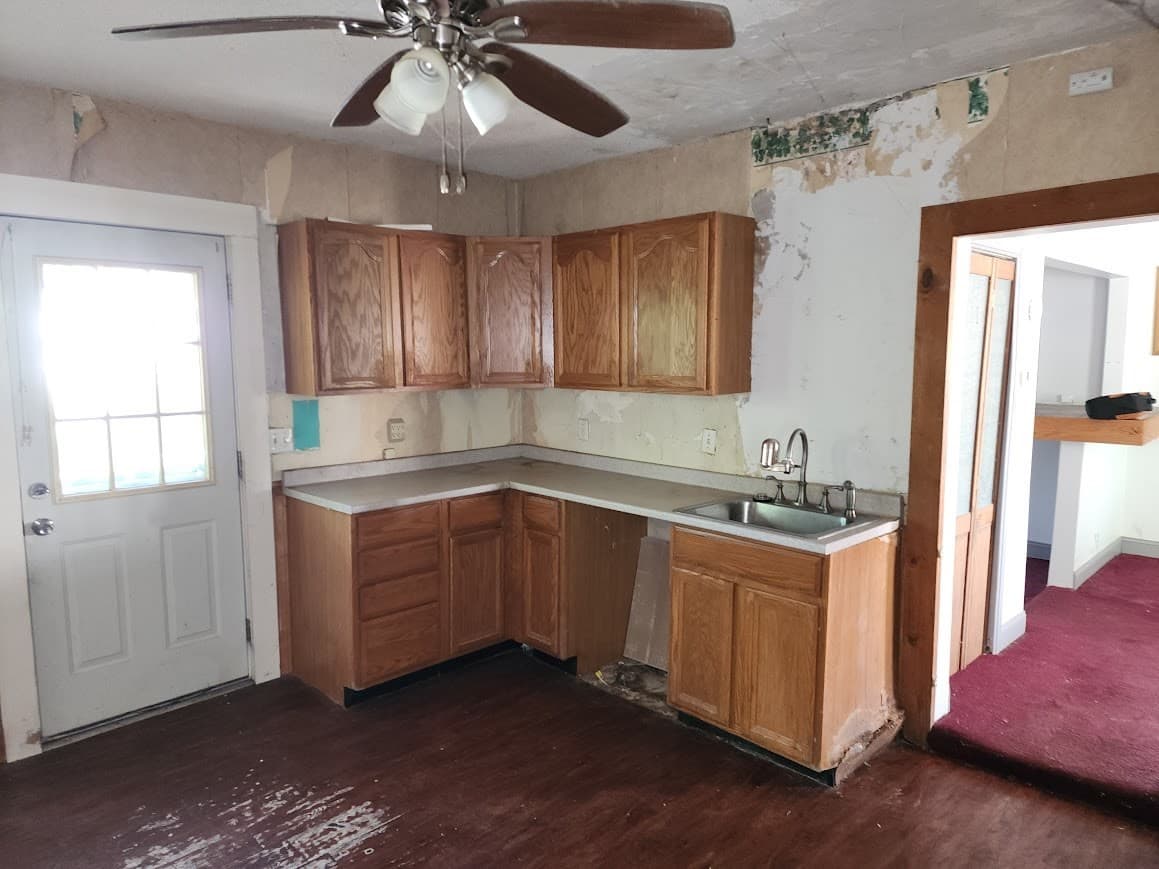 2 Family - 2 Units Up/Down at 156 Grattan St, Chicopee MA 01020, photo 2 of 42