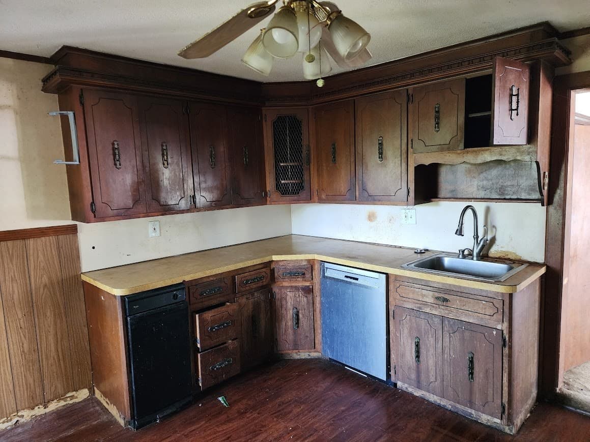 2 Family - 2 Units Up/Down at 156 Grattan St, Chicopee MA 01020, photo 16 of 42