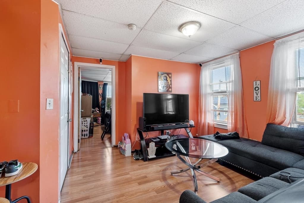 10 Kempton Ct, Lawrence MA 01841 photo 7