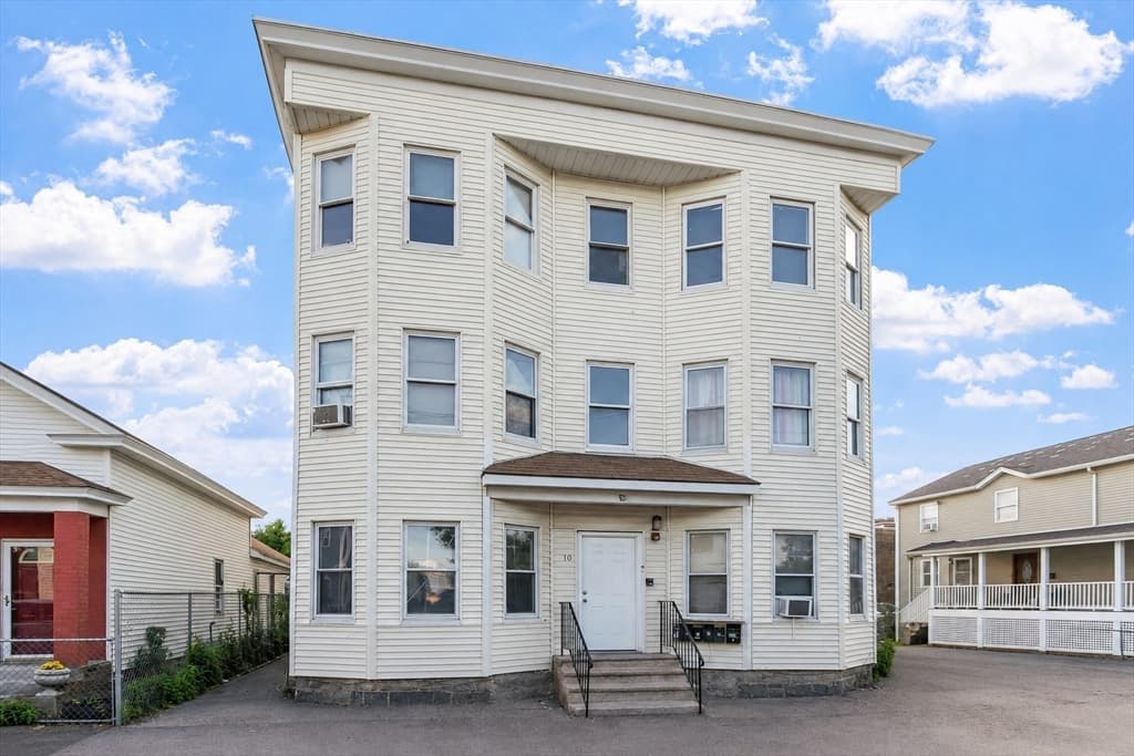 10 Kempton Ct, Lawrence MA 01841