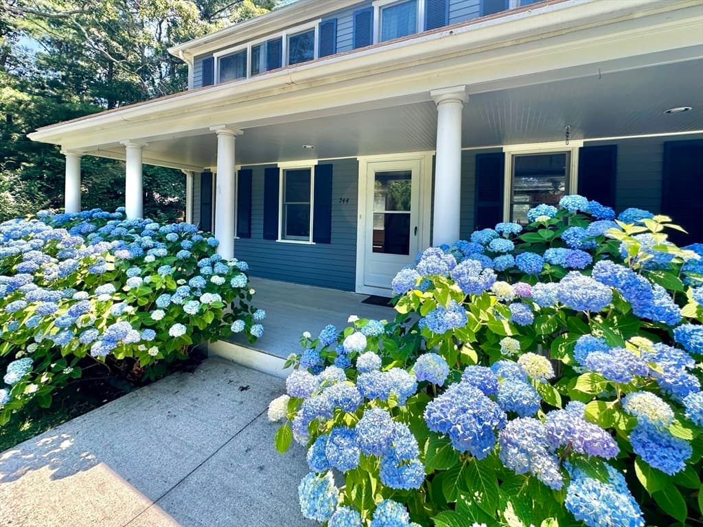 744 Old Barnstable Rd, Mashpee MA 02649 photo 2