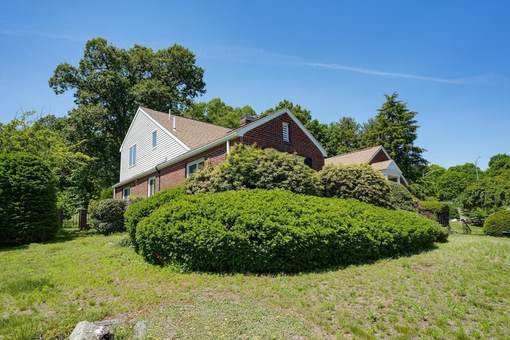 262 Clifton St, Belmont MA 02478 photo 30