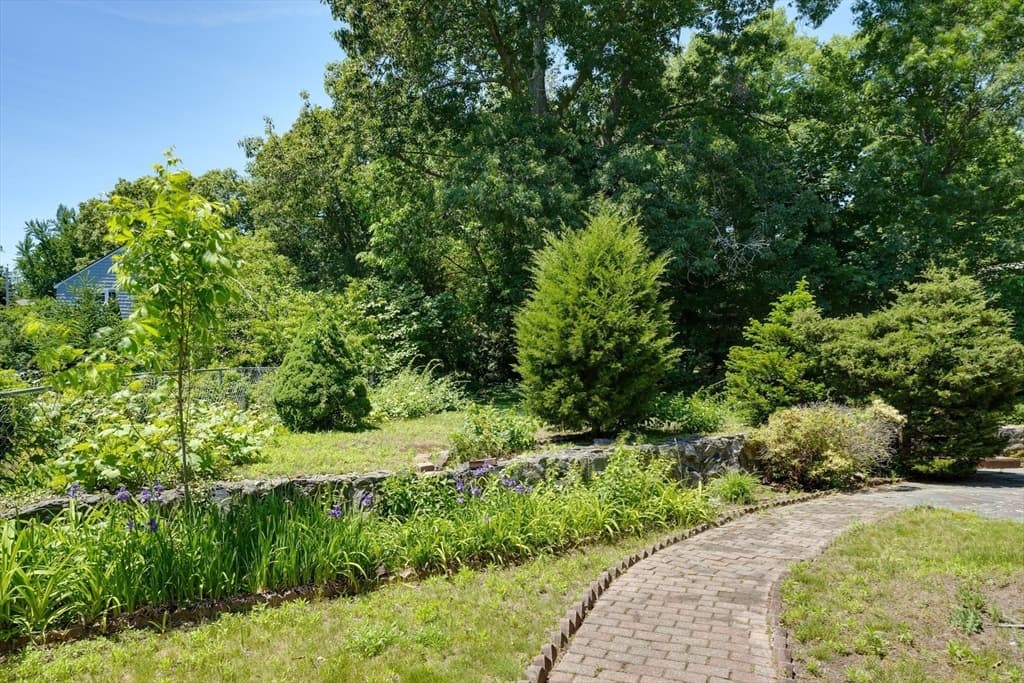 262 Clifton St, Belmont MA 02478 photo 33