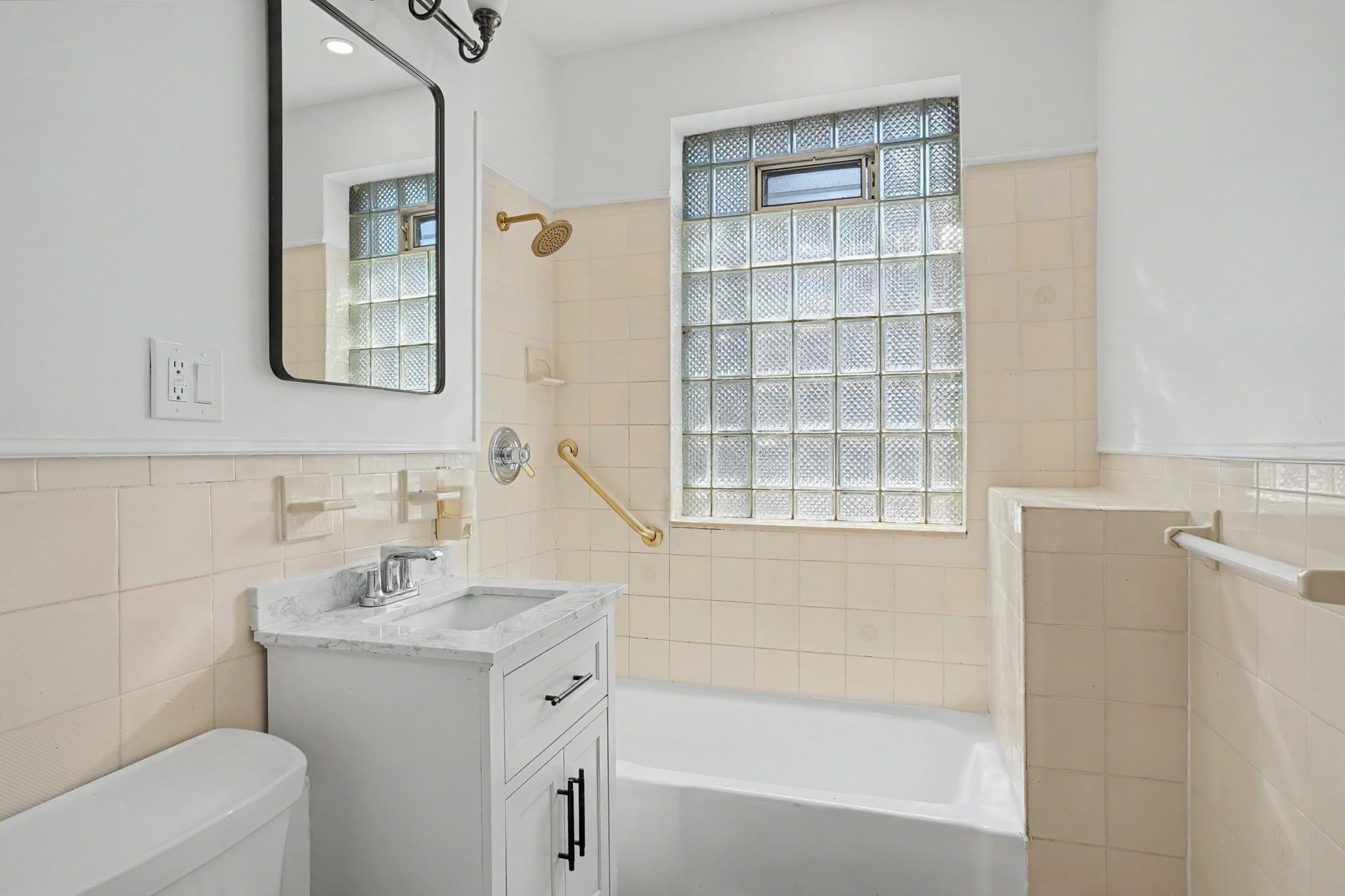Condominium at 51 Park Drive # 27, Boston MA 02215, photo 5 of 12